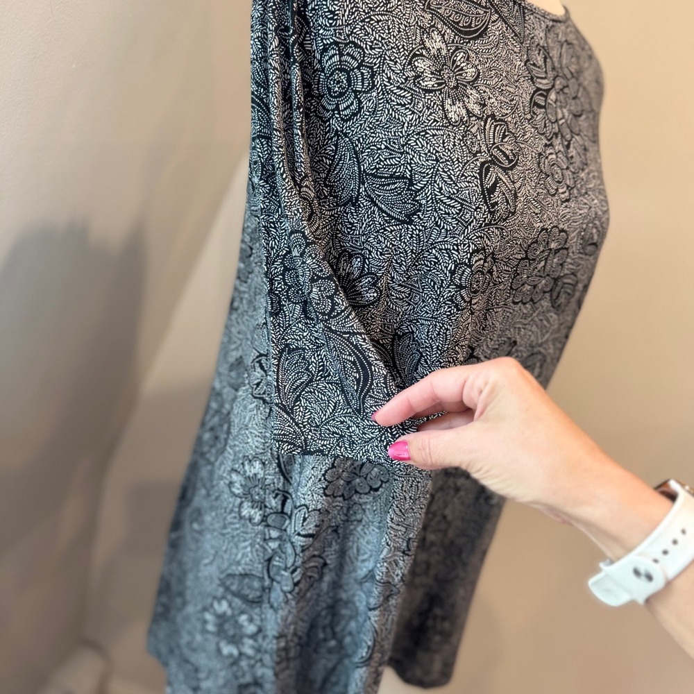 J. Jill Black White Floral Tunic Top Floral Print Versatile | Size S - Picture 5 of 9